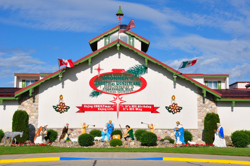 Bronner's Christmas Wonderland West Entrance