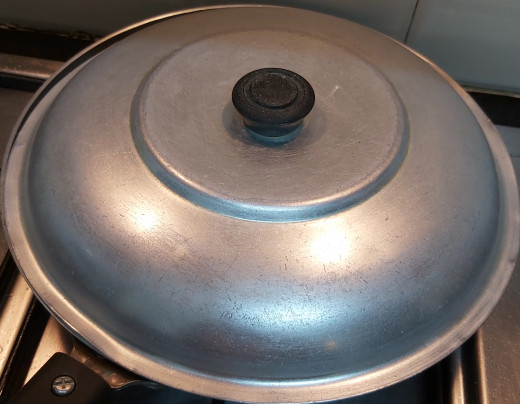 Close the lid and cook on medium flame for about 1-2 minutes.