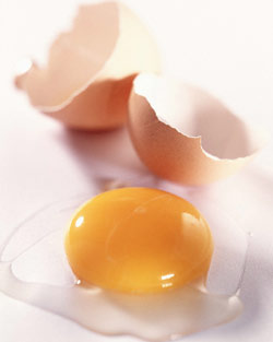 Eat eggs after boiling.