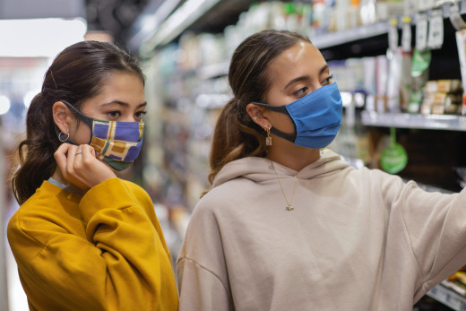 In 2021, it's normal to wear a "doctor's mask" while doing everyday errands In 2021, it's normal to wear a "doctor's mask" while doing everyday errands