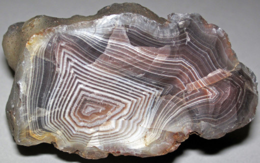 Brown agates are believed to be especially useful in removing negative energies. 