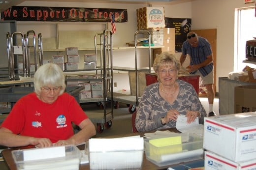 Jo packs and does customs forms.  Judy is the packing center director.  She's more or less in charge of all of us, but there really is no hierarchy down here.  We all just do our thing. 