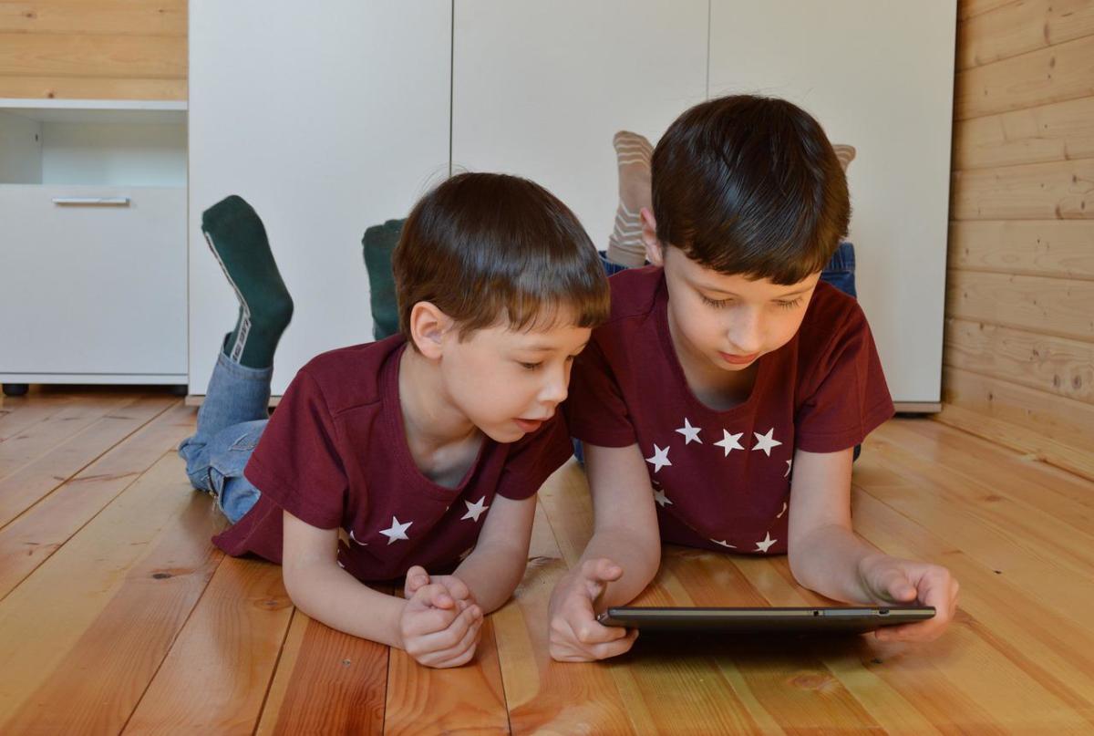 How to Limit Your Kids' Screen Time