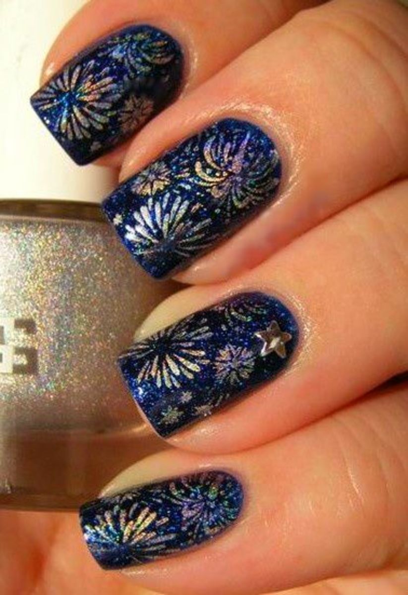 65+ Dazzling New Years Eve Nail Designs To Ring in 2023