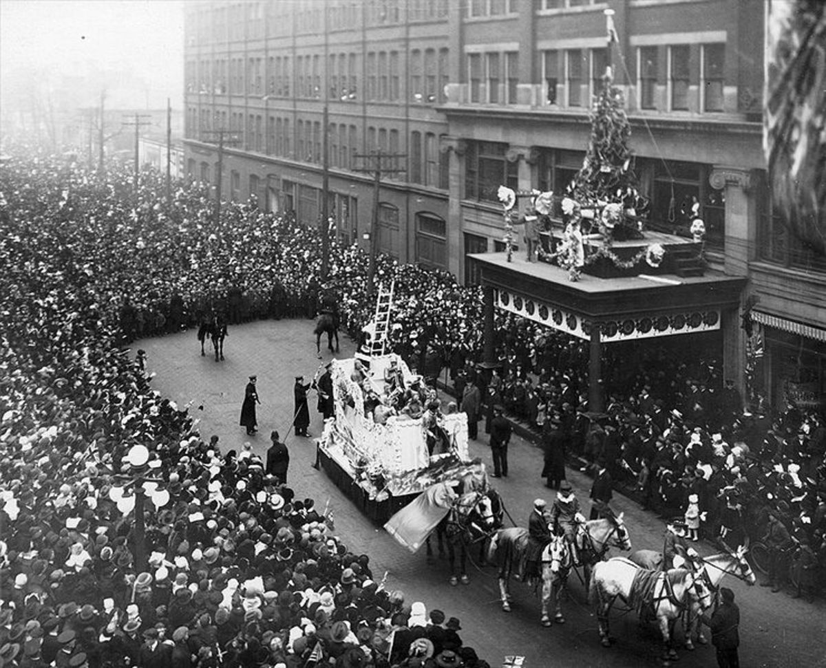 1918; Eaton's Santa Claus Parade
