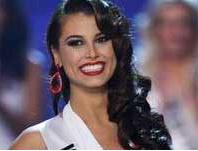 Reigning 2009 Miss Universe Stefania Fernandez.