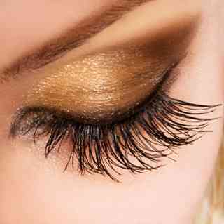 Try some garlic oil for lashes like these.