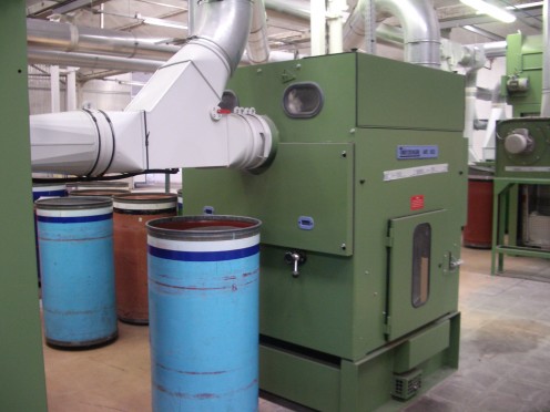 This machines cleans cotton only by Air.
