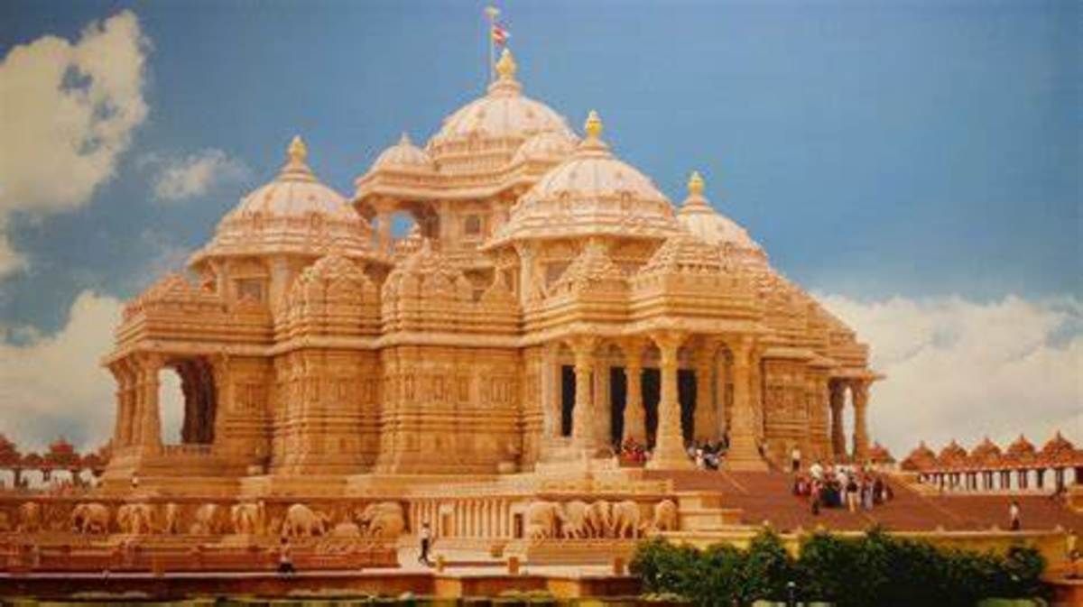 Exploring the Divine Magnificence: My Personal Journey to Akshardham Temple in Delhi