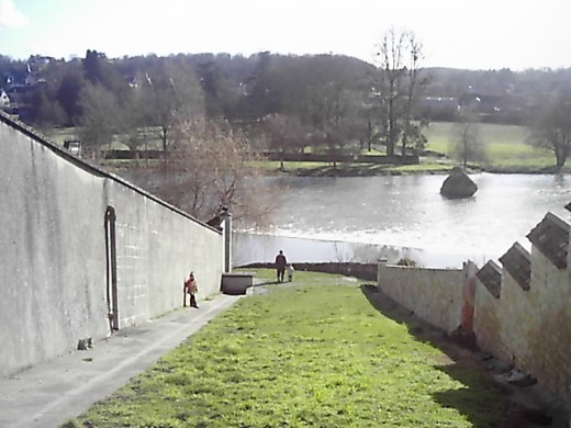 Starting the walk, going down to the river bank.