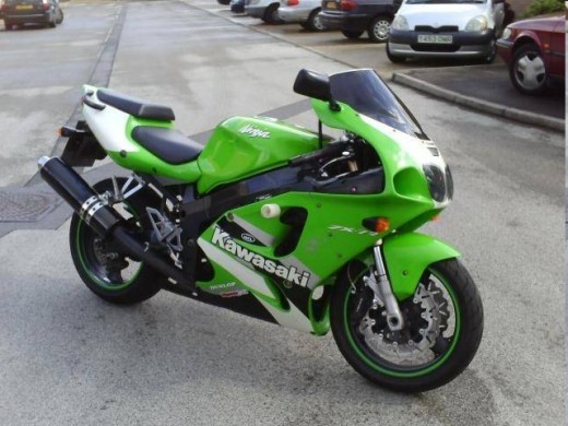 The Kawasaki ZXR 750 Ninja. Just the name suggests foolishness and anyway, who wants a lime green bike?