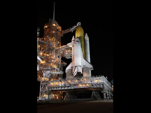 SPACE SHUTTLE PREPARING FOR LAUNCH