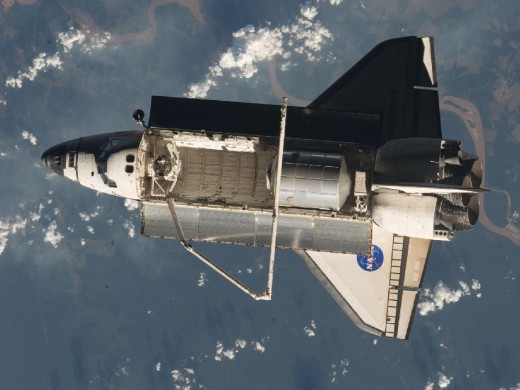 SPACE SHUTTLE PHOTOGRAPHED FROM INTERNATIONAL SPACE STATION