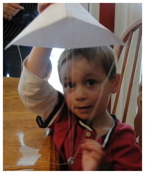 Making and testing out models of Leonardo da Vinci's ornithopter from Lesson 3: Leonardo da Vinci: The Inventor