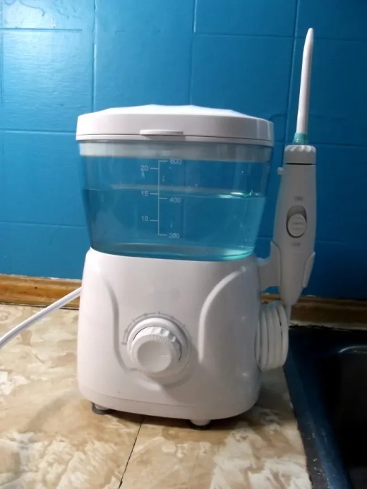A powerful but cumbersome water flosser