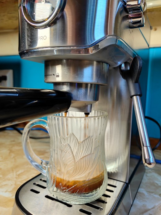 Preparing an espresso
