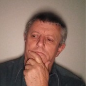 W du Plessis profile image