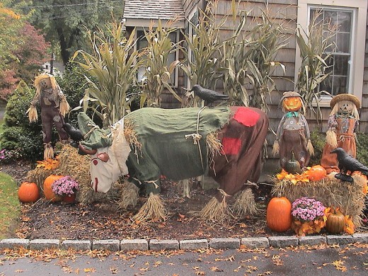 Don't You just Love The Imagination in Fall Displays? (Photo Credit: Wikipedia Commons)
