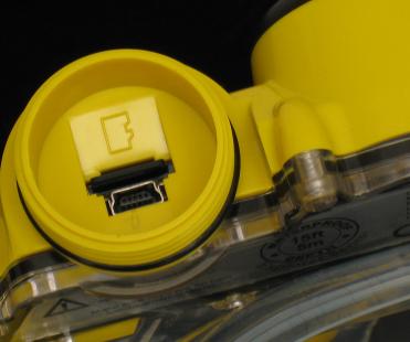 Micro SD slot.  Photo:  www.cutebitz.com