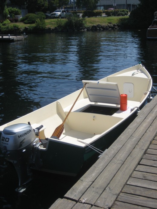 An unusually curvaceous plywood boat kit called the "Candlefish"