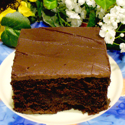 Here is a very easy to make chocolate cake that you can make quick and easy. 