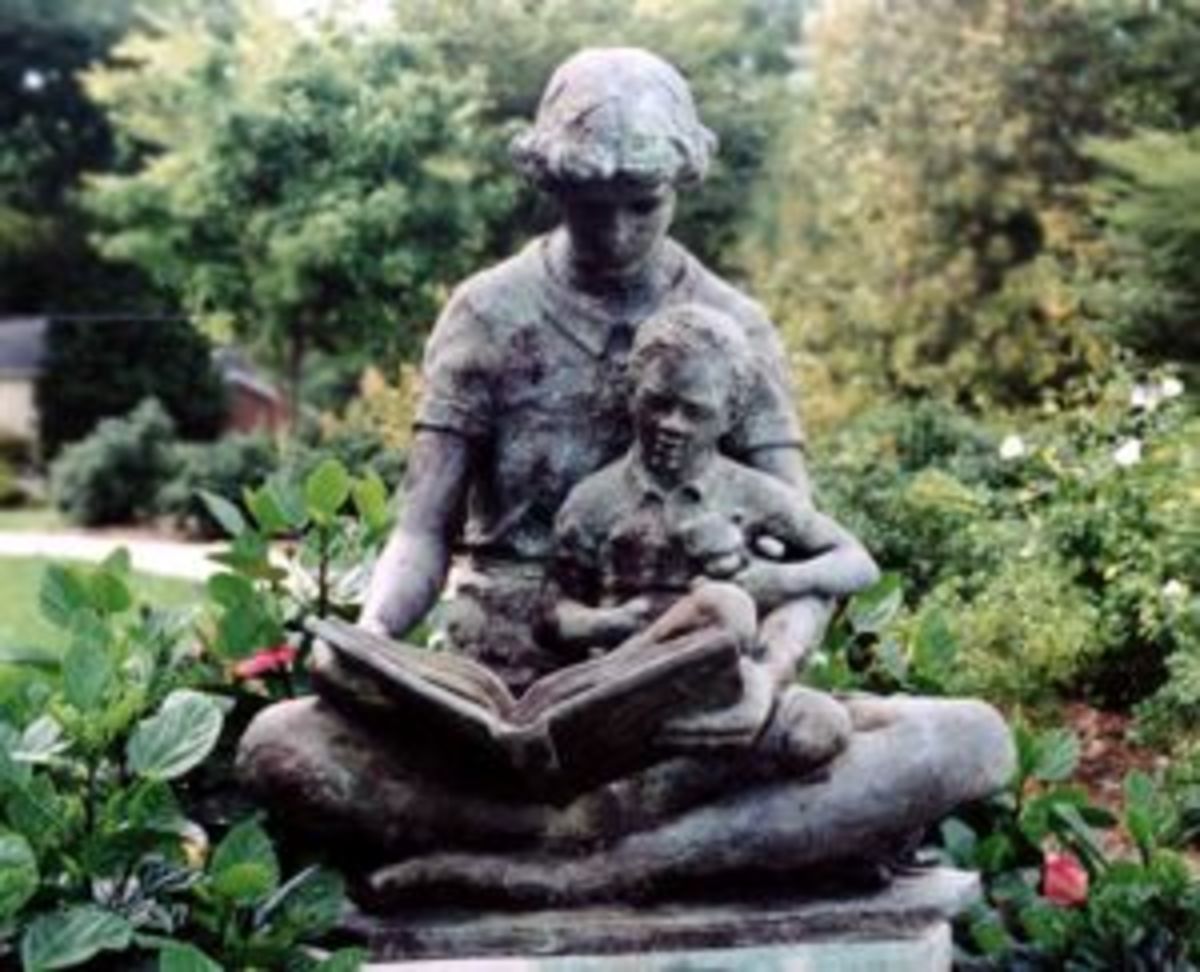 Mom teaches child to read. Image by L. Emerson (http://www.sxc.hu/profile/bluedaisy)