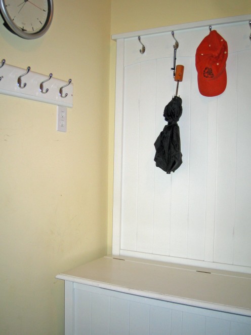 boot box with more coat hooks