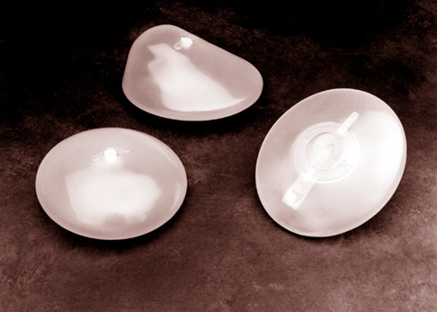 Silicone gel, silicon breast implants. Image credit Wikicommons.