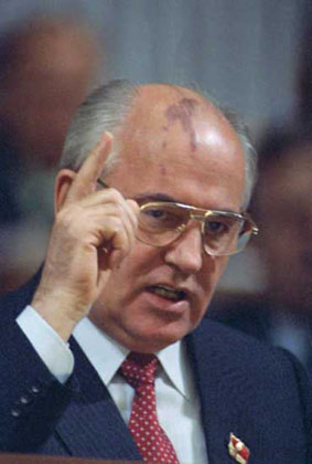 Mikhail Gorbachev  CoR executive member, former President of the Soviet Union, founder of Green Cross International and the Gorbachev Foundation, Nobel Peace Prize winner, co-founder (with Hidalgo) of the Club of Madrid, co-author (with Strong) of th