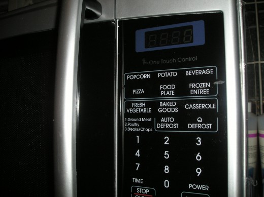 Close Up of the Door Handle of the LG LMA1150SV Photo by Glendon Caballero