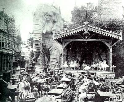 The Elephant at the back of the Moulin Rouge circa 1899