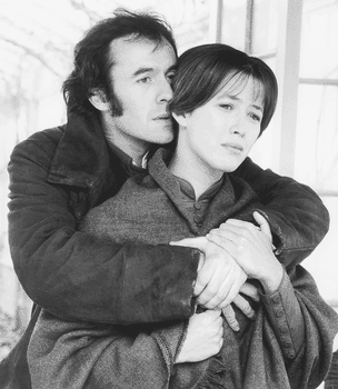 Black and white scene, from the movie "Firelight".