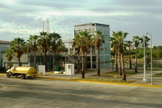 The Mazatlan SINGLAR Marina Offices - They ALL look the same! This marina also has a PEMEX fuel dock on site.