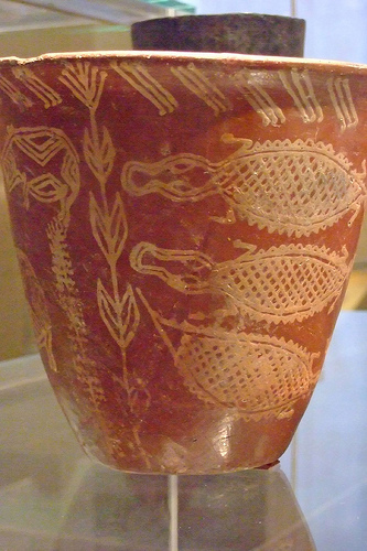 Predynastic pottery with Nile River scene from Early Naqada II (3650-3500 BCE). Image credit : flickr.com