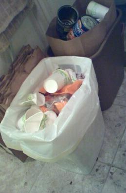 http://upload.wikimedia.org/wikipedia/  commons/b/b5/Trash_can_and_recycle_bin.png
