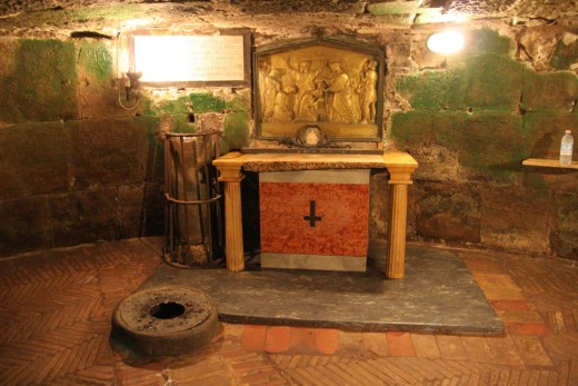 MAMERTINE PRISON IN ROME WHERE PAUL THE APOSTLE WROTE PASTORAL EPISTLE 2 TIMOTHY