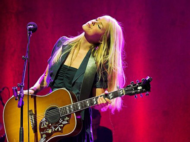Tina Dico from Denmark, a new addition to the Zero 7 line up.