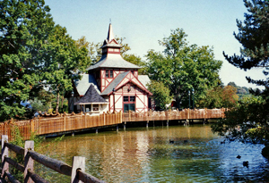 Wade Hall at Cleveland Metroparks Zoo