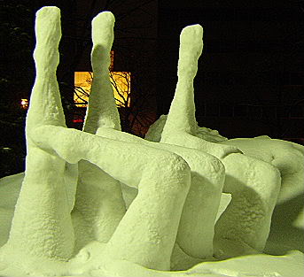 Ooops, they froze while practicing.