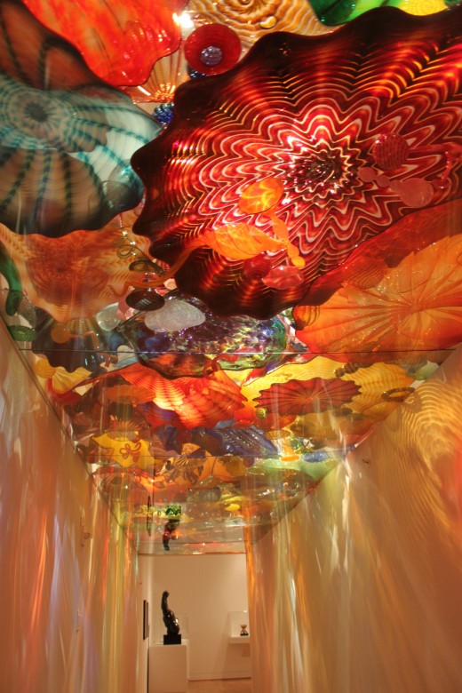Glass ceiling exhibit by Dale Chihuly.