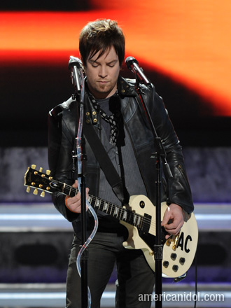 David Cook is proving himself to be very authentic as a rocker on American Idol this season with his arrangement of Billy Jean - Molten HOT!