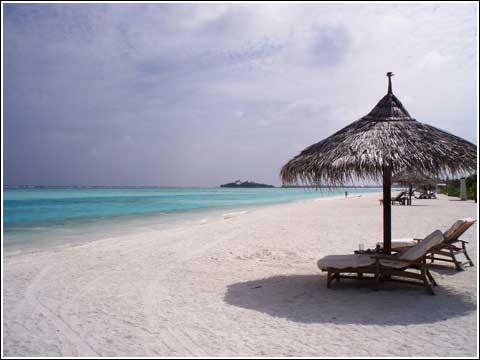 MALDIVES ISLANDS (courtesy of www.travelasia.com)