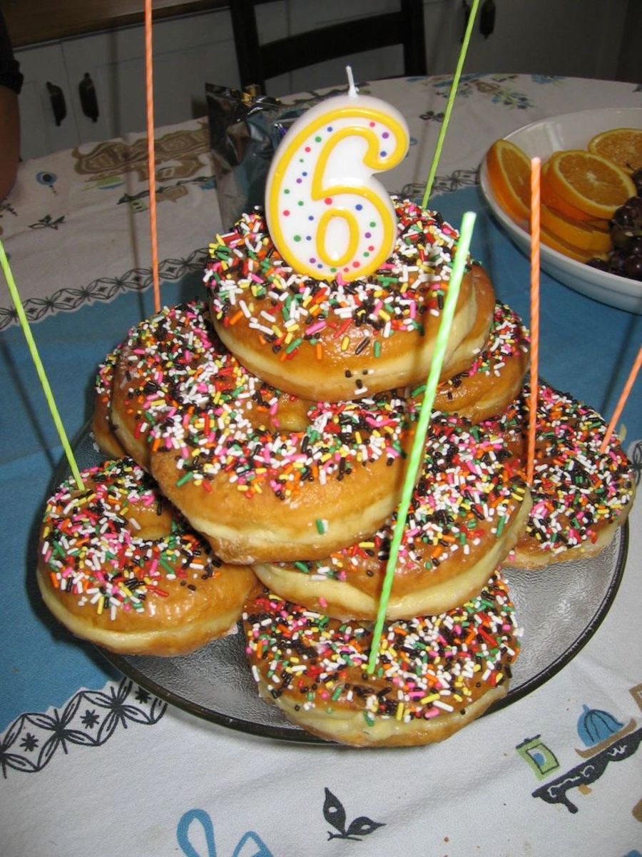 Donut Birthday Cake Ideas | HubPages
 Doughnut Cake