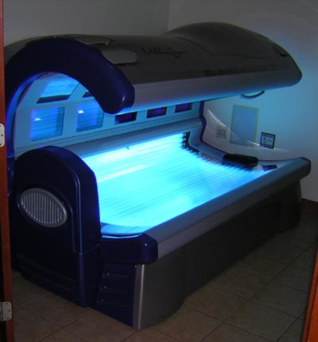 A Guide to Indoor Tanning Beds | HubPages