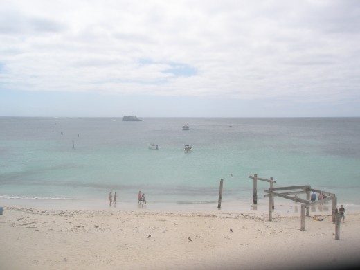The old jetty falls appart but people do not mind.