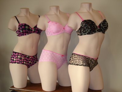 Throw away your arms and go wild with matching lingerie styles. 