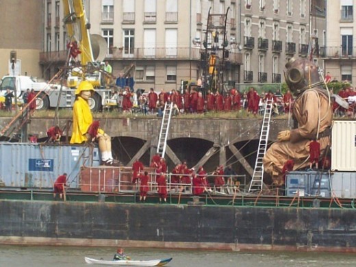Giant figures in Boat