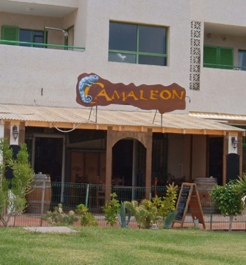 Camaleon bar Photo by Steve Andrews