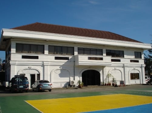 The Dagupan City Museum houses paintings and other historical artifacts on its fold