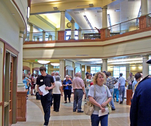 The Midwest Genealogy Center in Independence, Missouri on Lee's Summit Road (public domain).